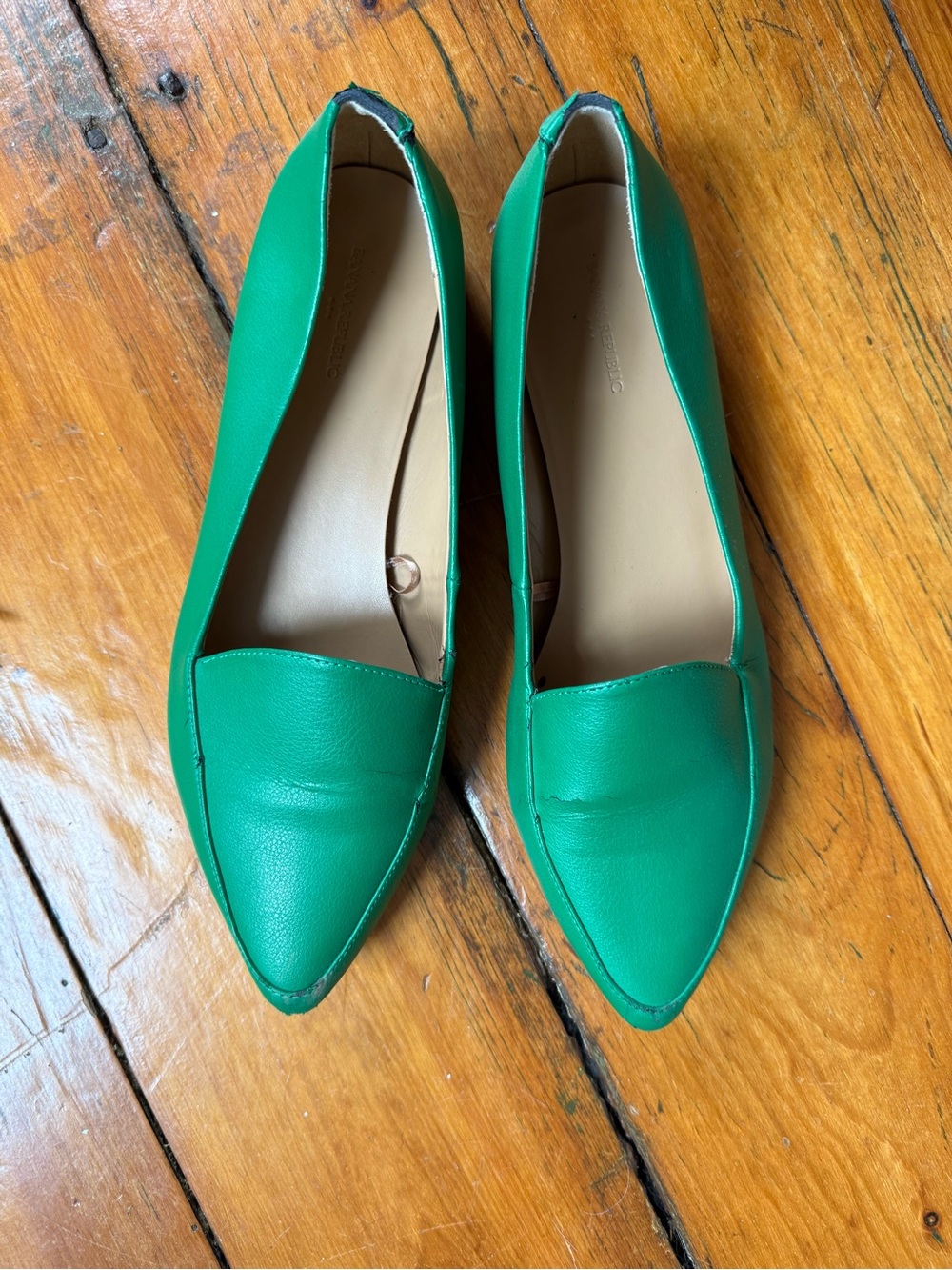 Banana Republic Women’s Pointed-Toe Green Leather Flats